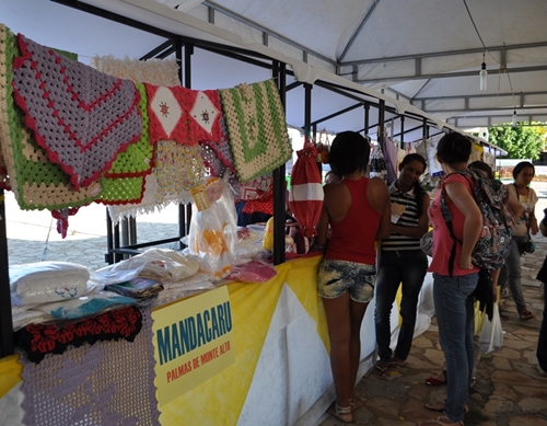 II Feira Territorial de Economia Solidria movimenta a cidade de Guanambi - Veja como foi o 1 dia