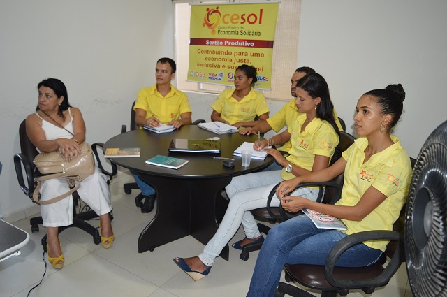 Equipe Cesol participa de capacitao sobre vendas
