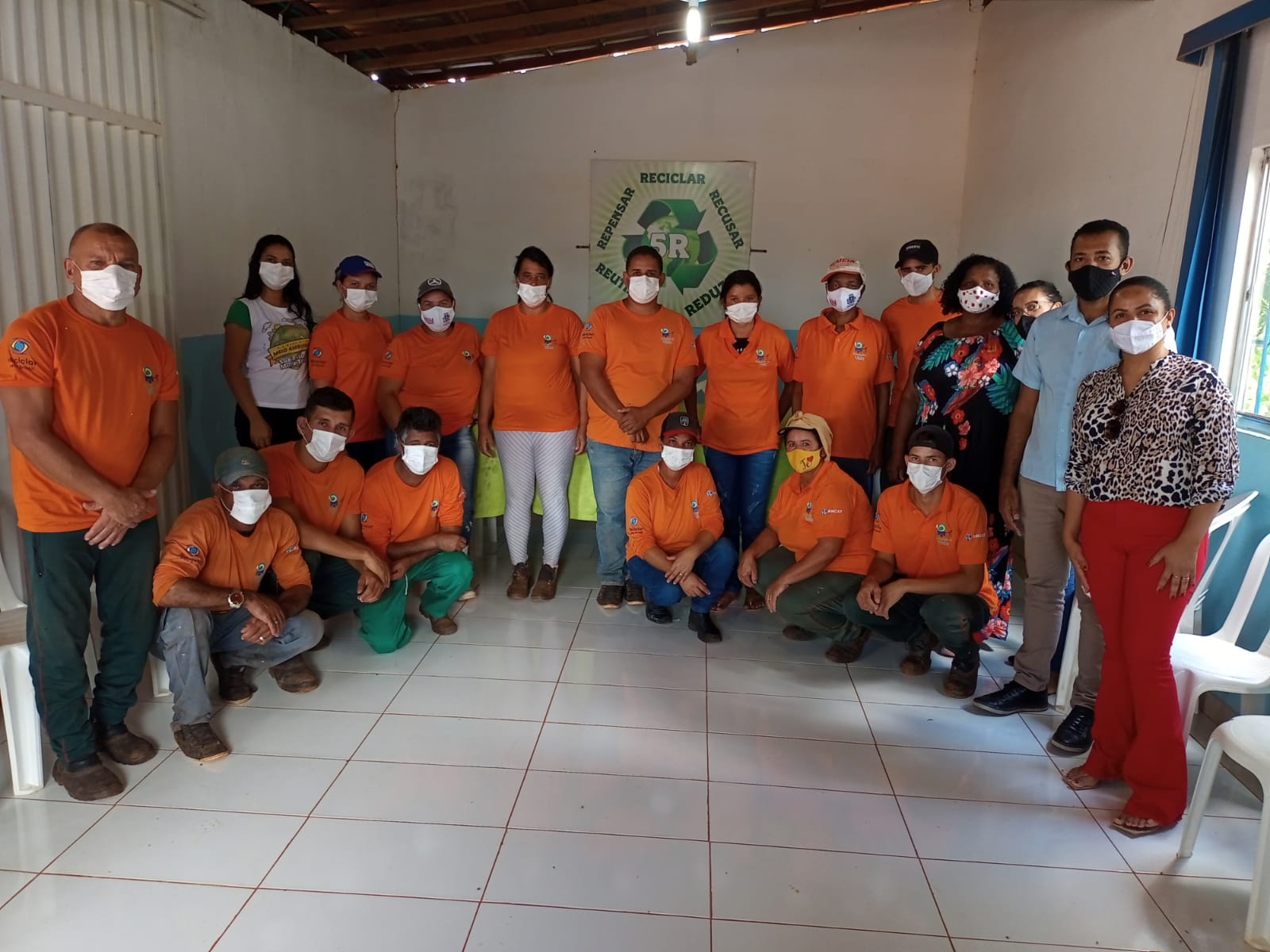 Cesol intermedia encontro entre cooperados de Caculé e Guanambi, que trabalham com materiais recicláveis