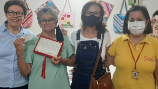 Luzia Torres recebe o Título Honorífico de Mestre Artesã da Bahia  