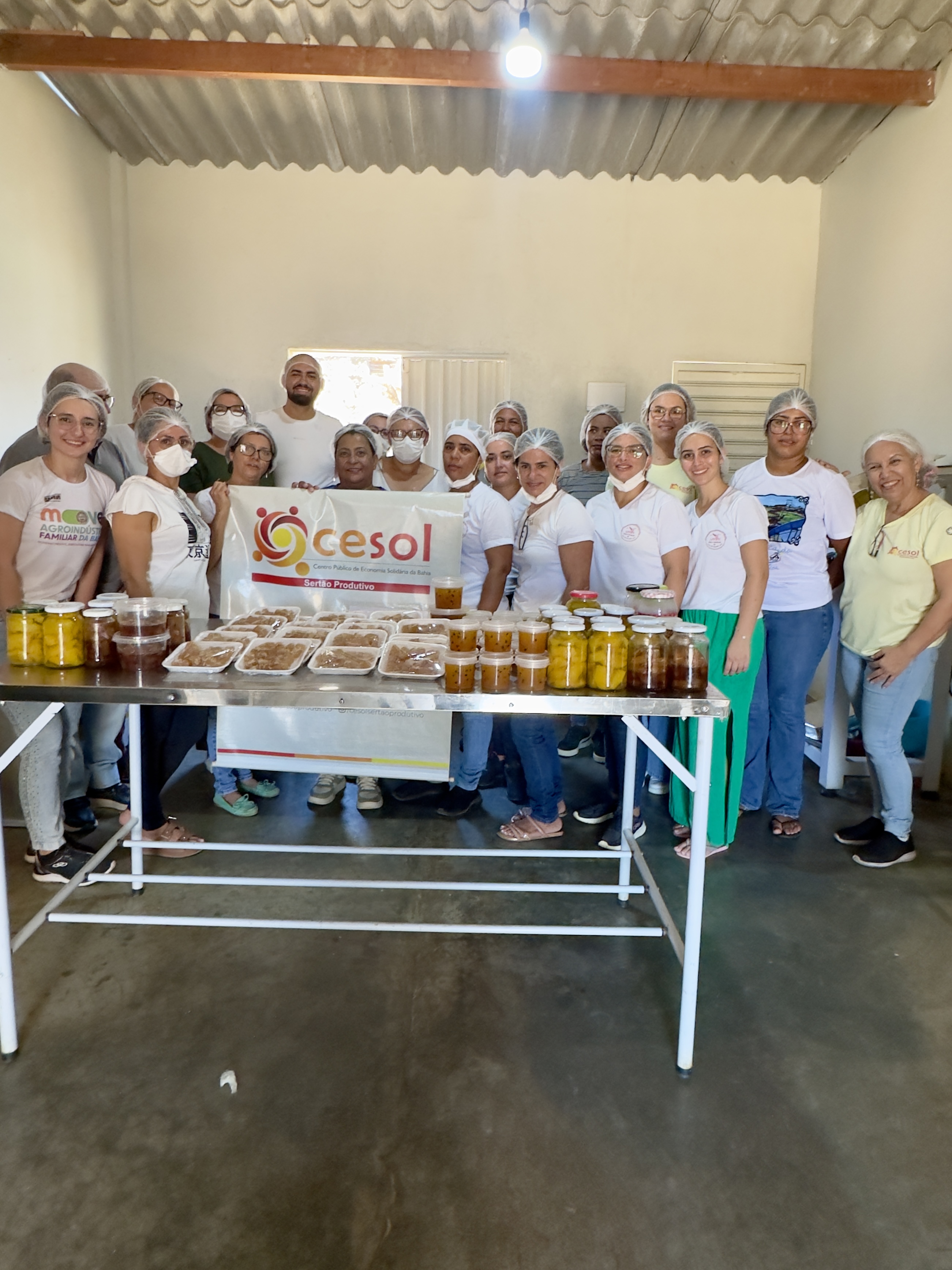Cesol Sert�o Produtivo e Sebrae qualificam mulheres em Urandi na produ��o de doces e compotas 